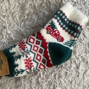 Northeast Outfitters Cozy Cabin Festive Kids socks with Car Design